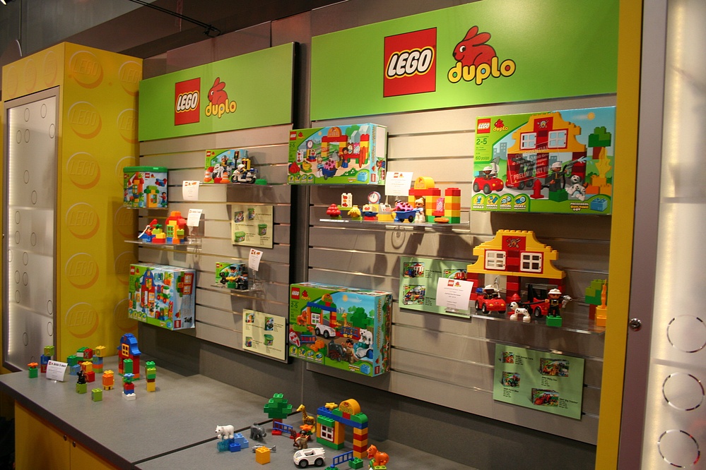 Toy Fair 2011 Coverage - Lego: Duplo - Parry Game Preserve