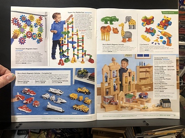 Lakeshore, 2023 Holiday Catalog