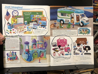 Lakeshore, 2023 Holiday Catalog