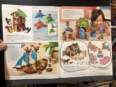 Lakeshore, 2023 Holiday Catalog