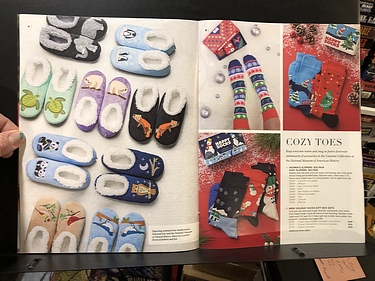 Smithsonian, 2023 Holiday Catalog