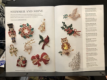 Smithsonian, 2023 Holiday Catalog