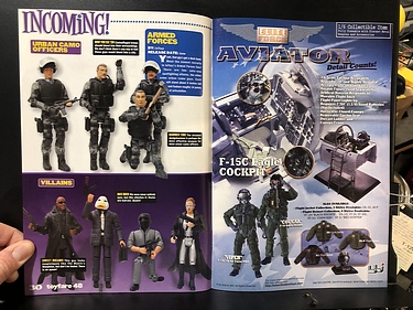 ToyFare - August, 2001