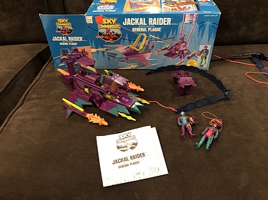 Sky Commanders: Jackal Raider with General Plague