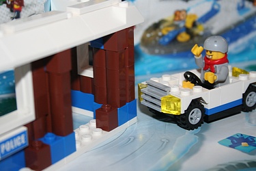 Lego City Advent Calendar 2011 - Day 16