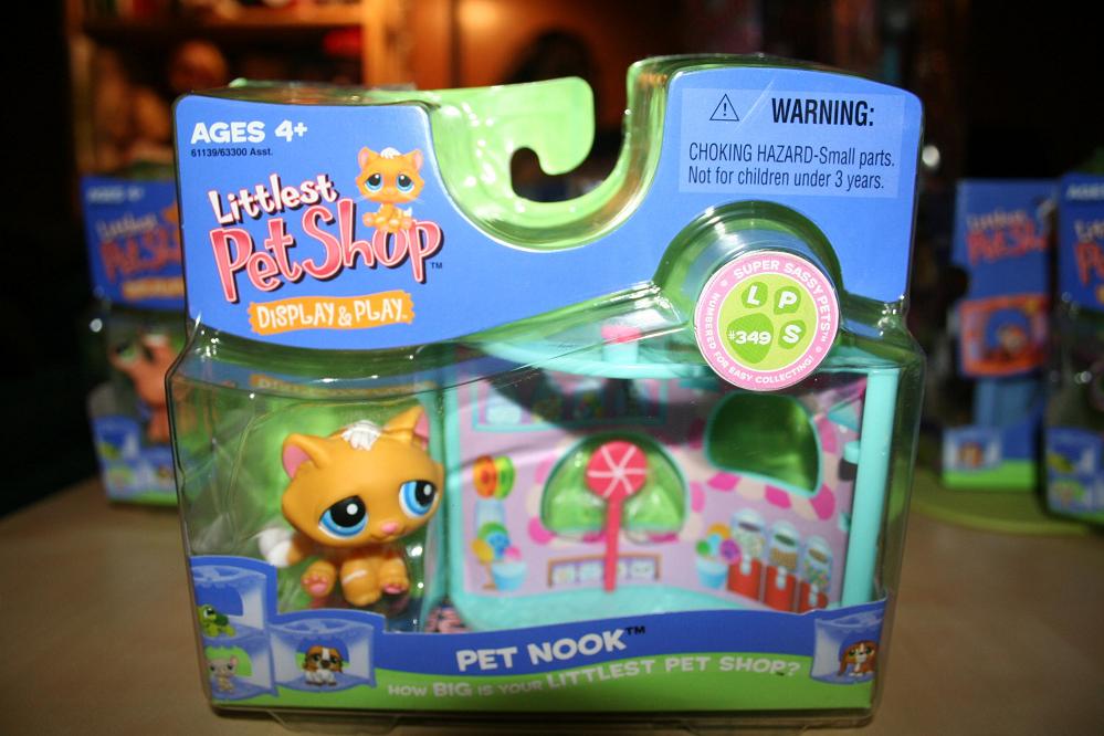 Details about   Littlest Pet Shop~#349~Super Sassy Orange Cat~Pink Sucker~Blue Stackable Nook
