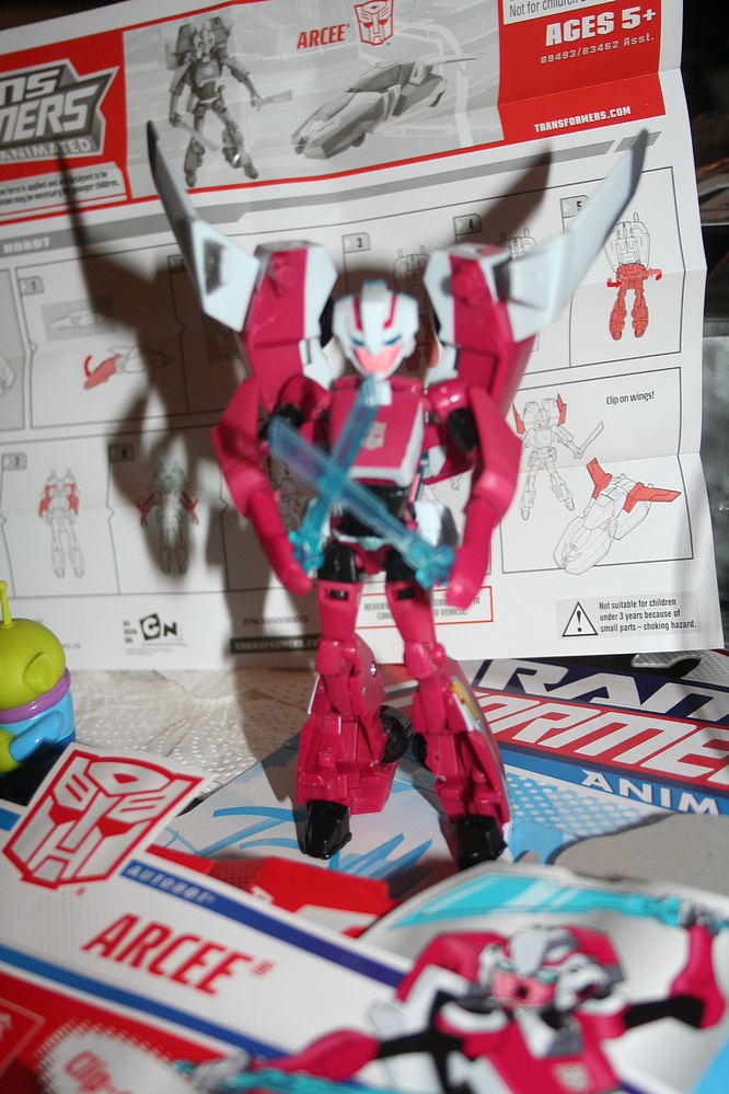 Transformers Animated - Arcee Deluxe Class Figure - Parry Game Preserve