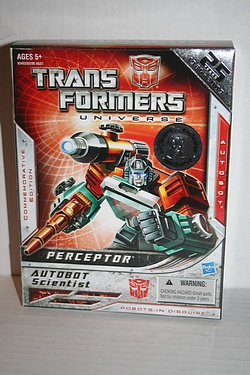 Transformers Universe - Toys R Us Exclusive Perceptor - Commemorative Edition